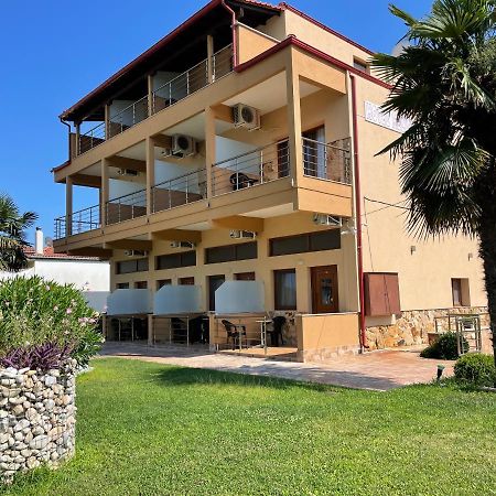 Helios Hotel Stavros  Exteriér fotografie